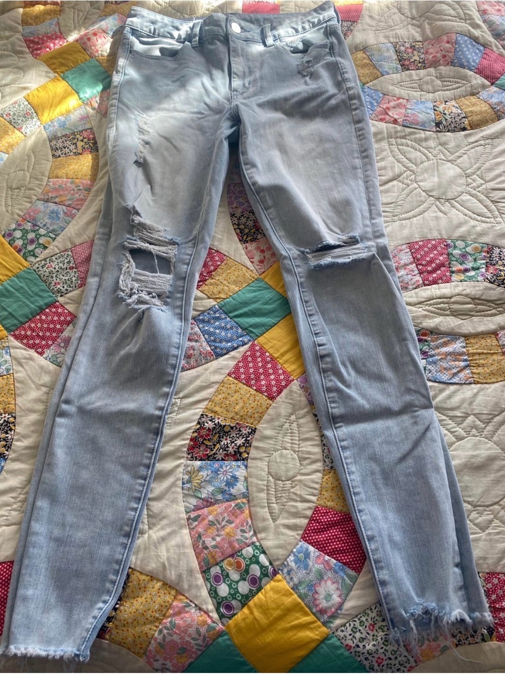 American Eagle Outfitters Light Blue Distressed Skinny Jeans